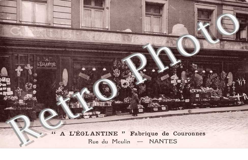 A l'Elégante. Fabrique de Couronnes. Rue du Moulin