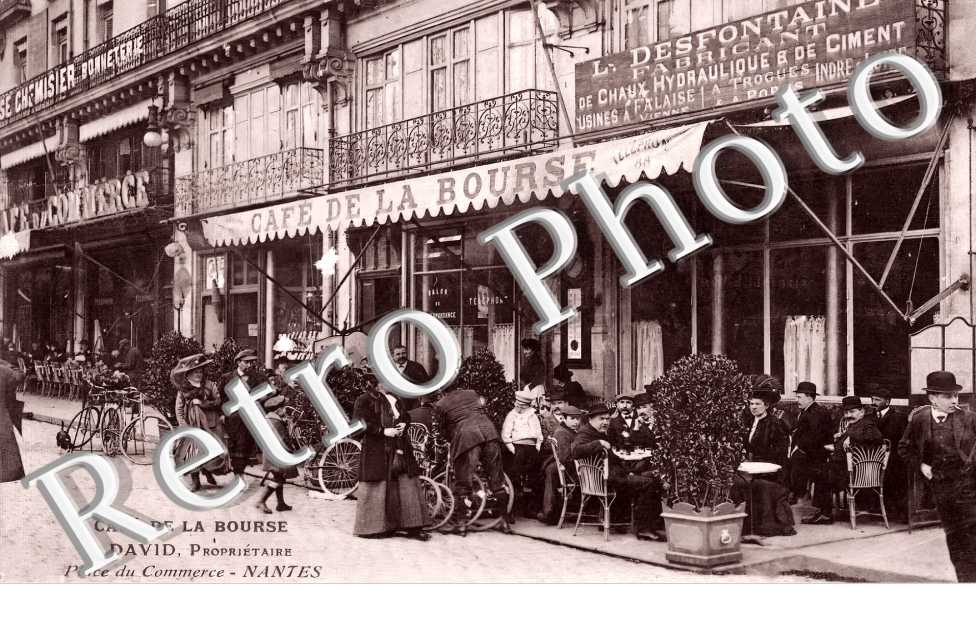 Café de la Bourse. J. David Propriétaire. Place du Commerce