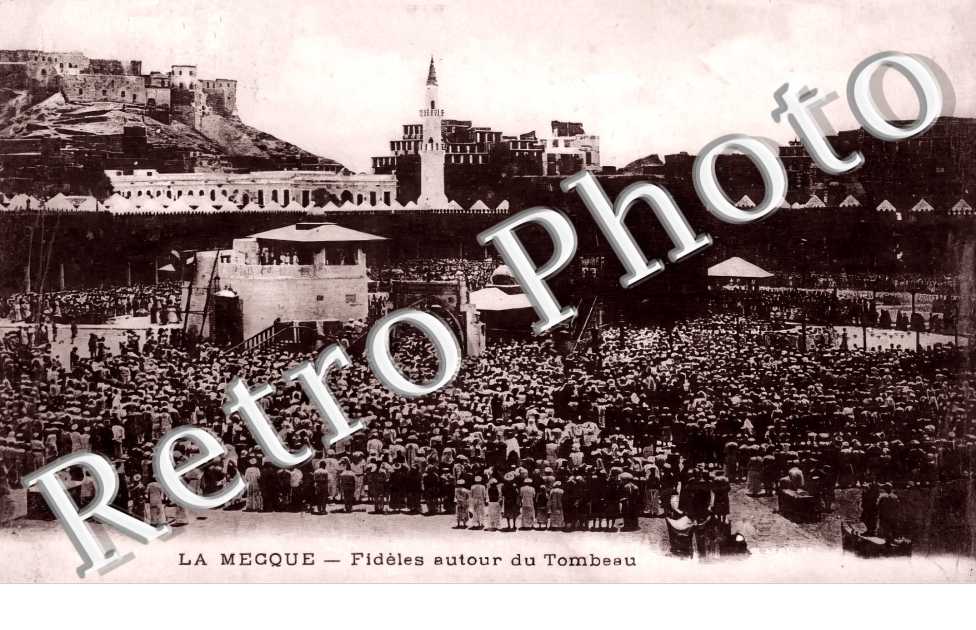 Fidèles autour du Tombeau