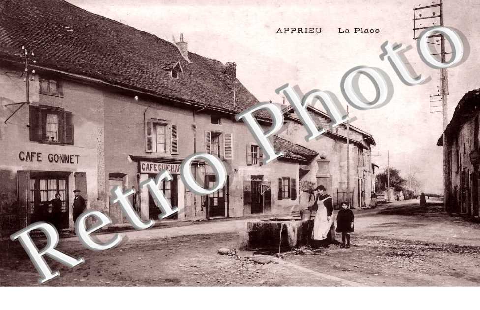 la Place. Café Gonnet. Café Guichard