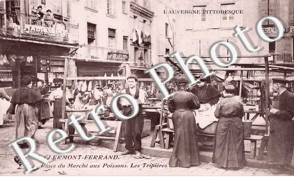 Place du Marché aux Poissons. Les tripières