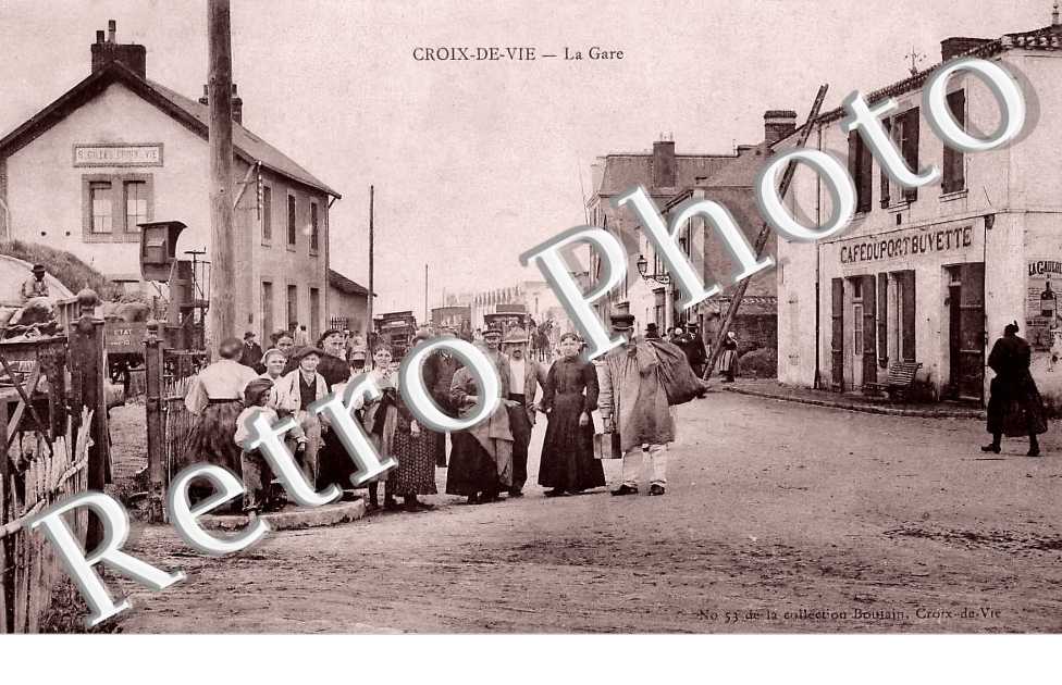 Croix-de-Vie. La Gare. Café du Port