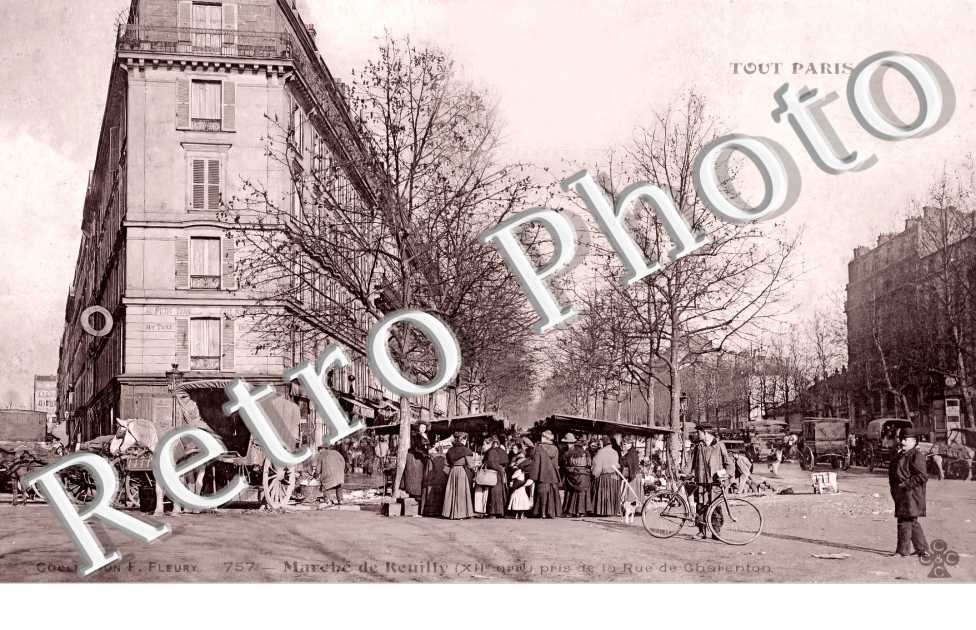 Marché de Reuilly pris de la rue de Charenton