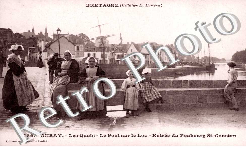 Les quais - le pont sur le Loc - entree du faubourg St-Goustan