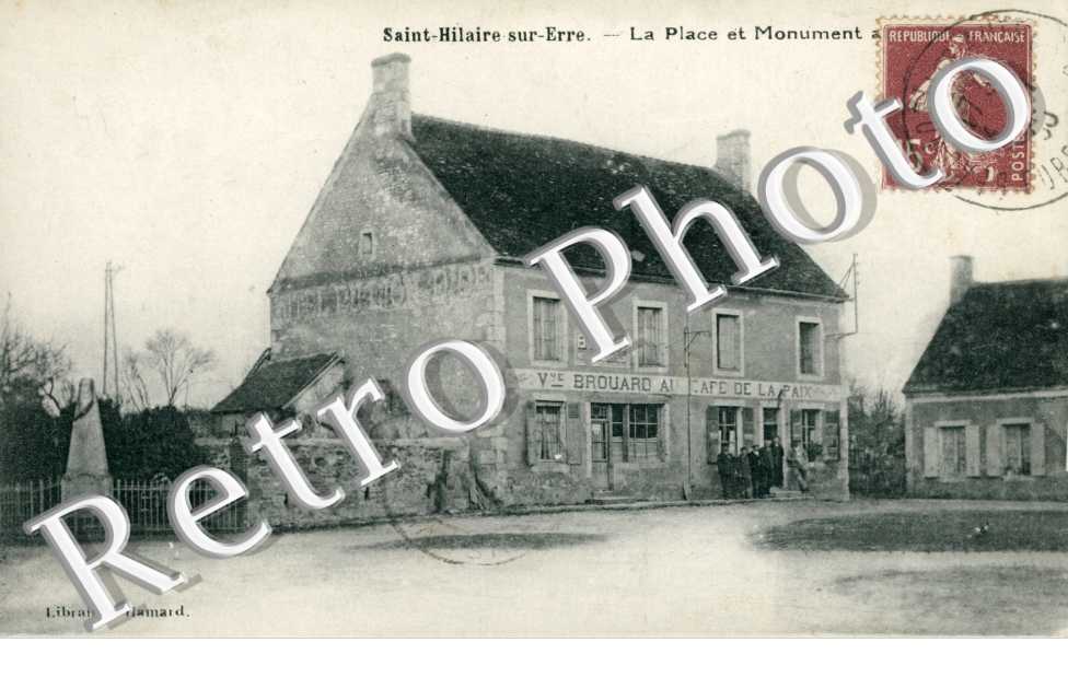 La Place et Monument aux Morts