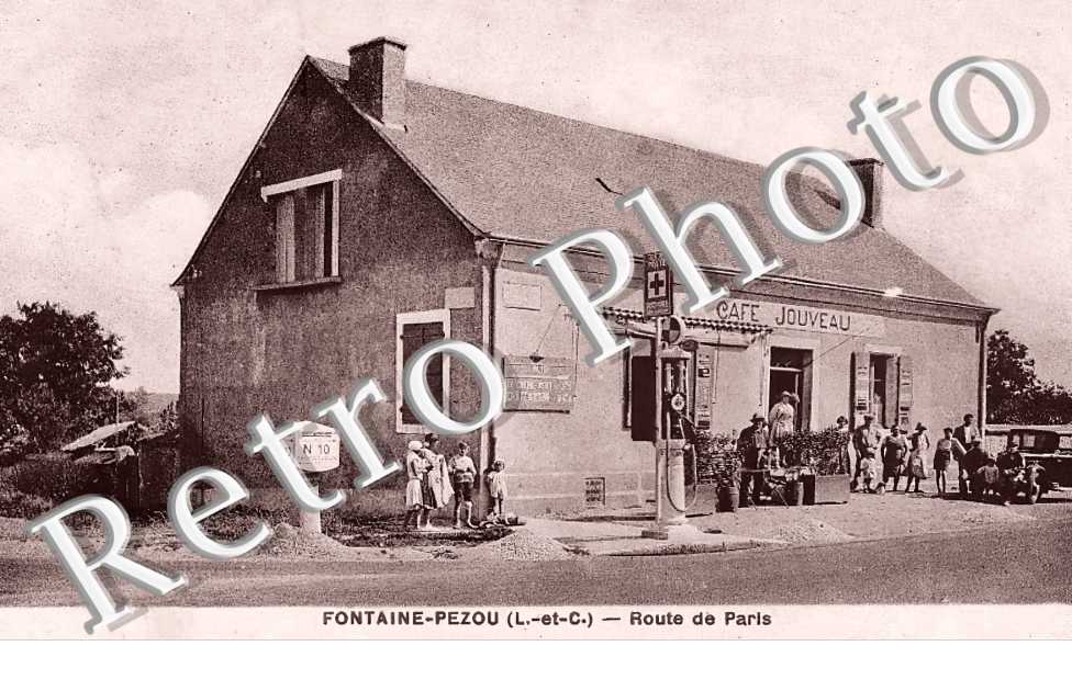 Fontaine. Café Jouveau. Route de Paris