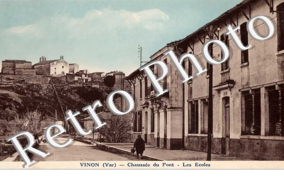 chaussée du Pont. Les écoles