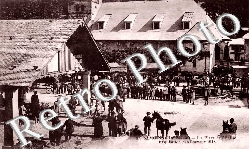 la place de l'église. Réquisition des chevaux 1918