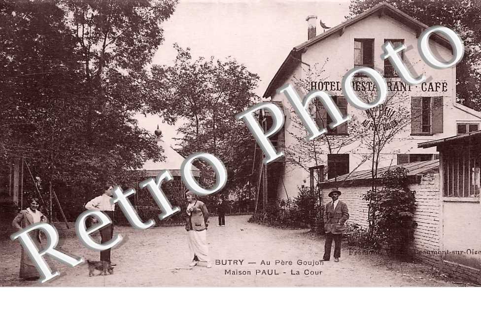 Au Père Goujon. Maison Paul. La cour
