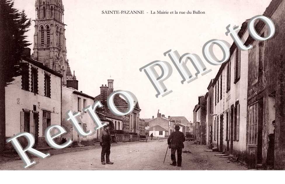 la mairie et la rue du Ballon